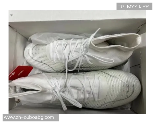 足球碎钉鞋的选择与使用技巧助你在赛场上大放异彩 足球碎钉鞋的选择与使用技巧助你在赛场上大放异彩